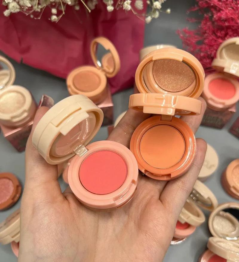 **Hudamoji 3-in-1 Highlighter & Blusher**